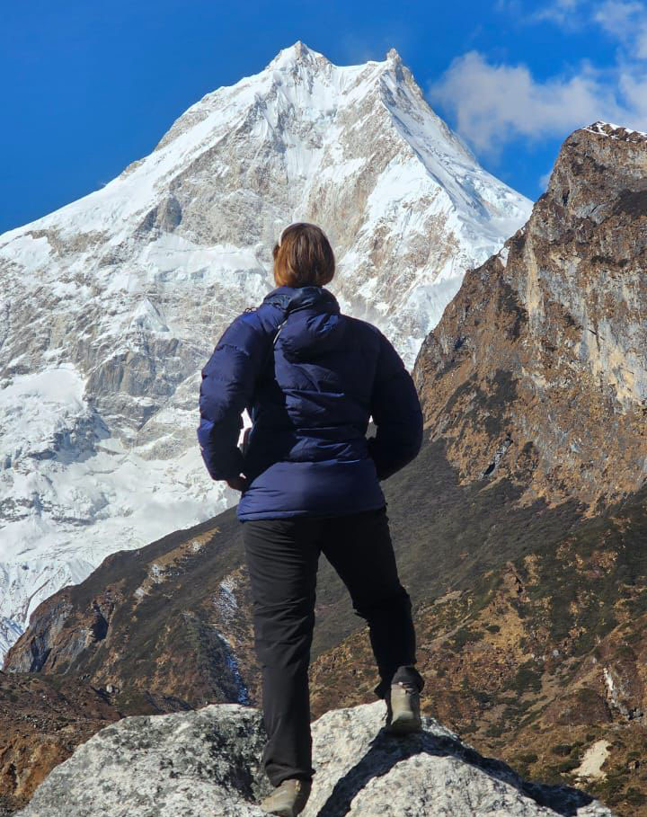 Enjoy a mement of Manaslu view