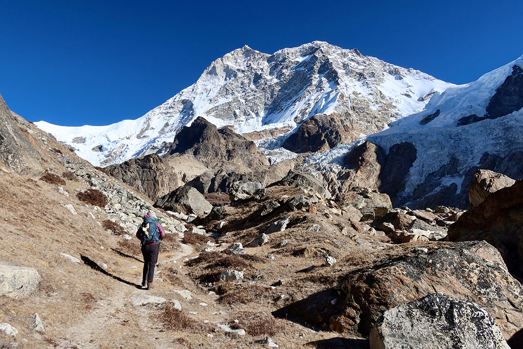Challenging but not tecnical walk to Makalu Base Camp Trek