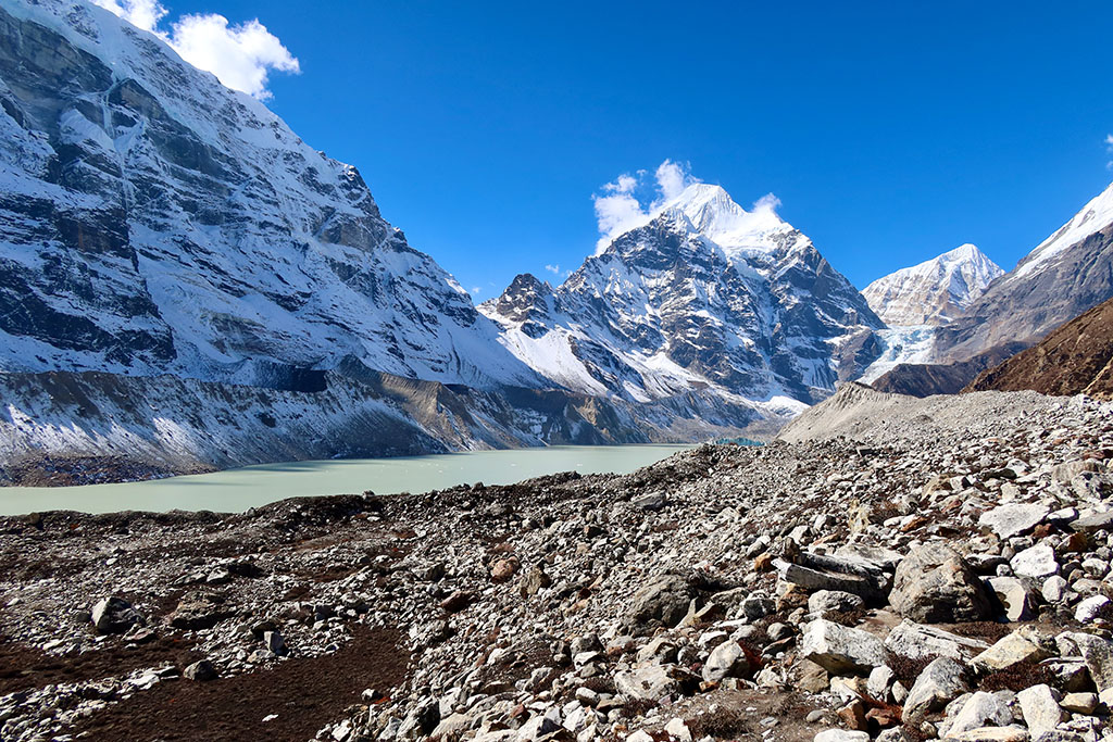 Glacier Lake, located on the way to Makalu
