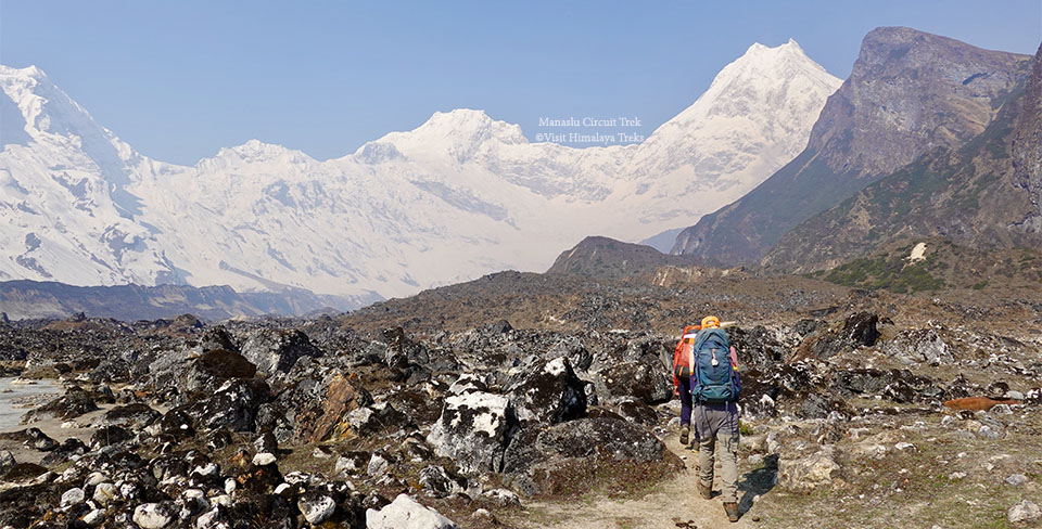Best time of year to trek Manaslu Circuit Larke Pass